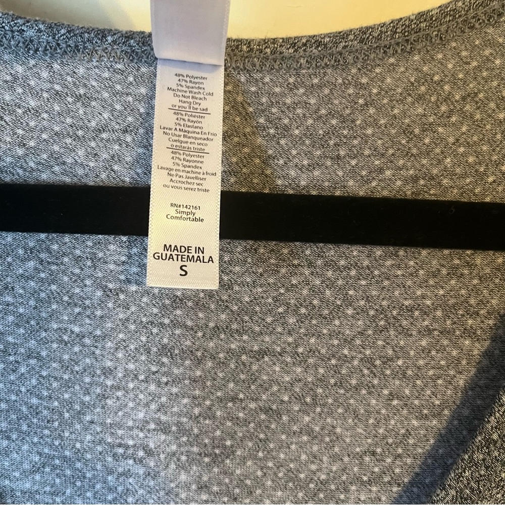 Lularoe Small Perfect T Gray White Microdots Rayon NEW NWT Polka Dot - Picture 3 of 8